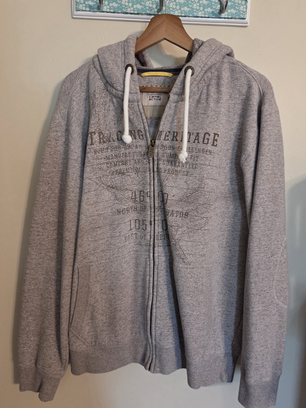 Active USA Light Gray/Oatmeal Zip-Up Hoodie with Chest Graphic